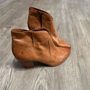 FRYE Leather JENNIFER Zip-Up Ankle Boots US 8